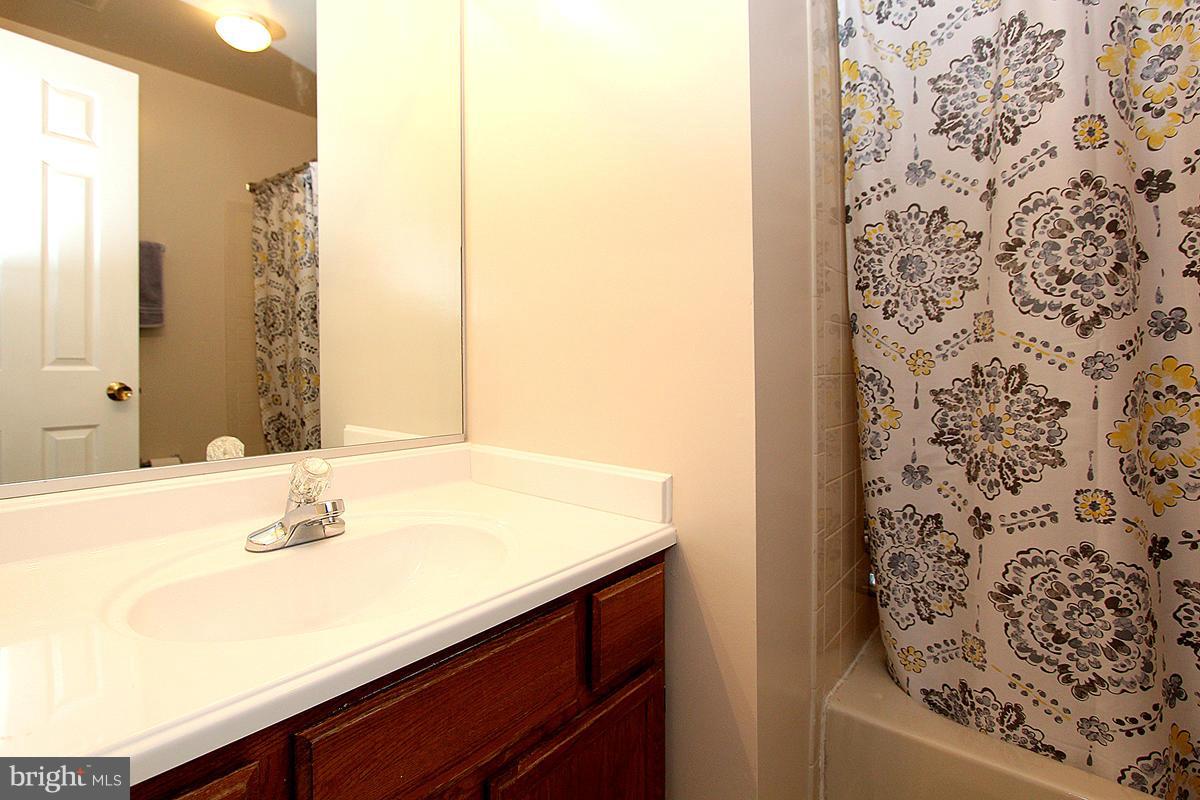 604 Fieldstone Road Silver Spring, MD 20905 - Photo 13 of 22 Bath
