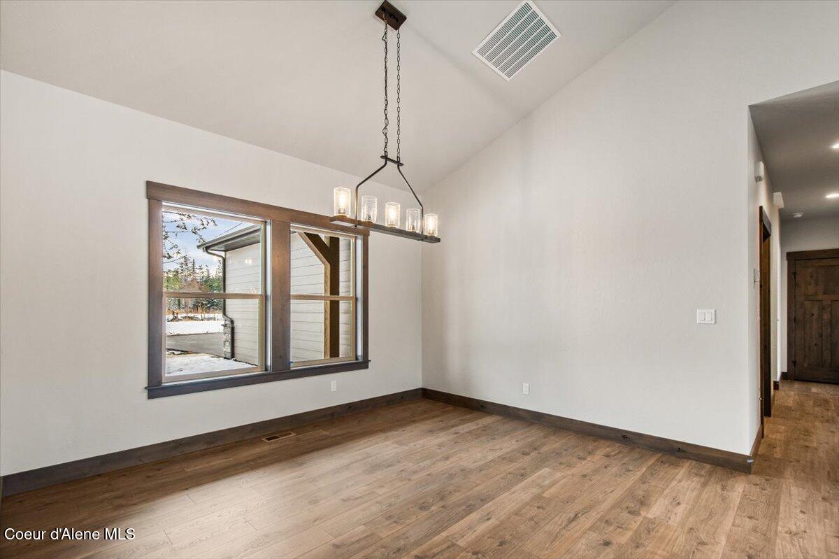 L2-b8 North Eclipse Road Rathdrum, ID 83858 - Photo 10 of 38 Dining Area