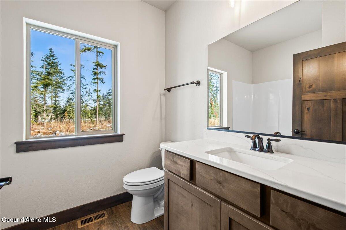 L2-b8 North Eclipse Road Rathdrum, ID 83858 - Photo 26 of 38 Bathroom