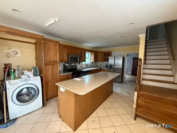 $645,000 | 39 Bayview Avenue, Norwalk, CT 06854