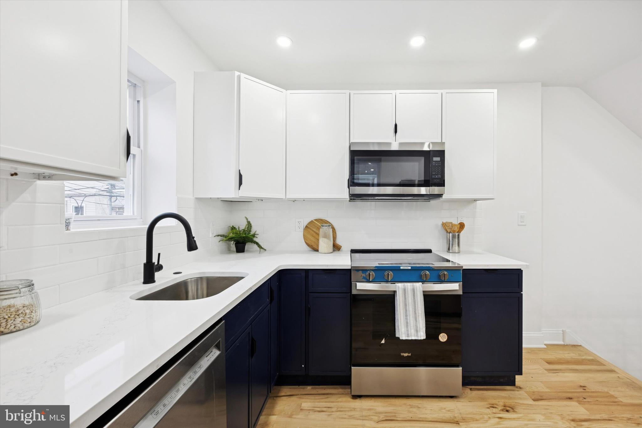 2340 McClellan Street Philadelphia, PA 19145 - Photo 10 of 23