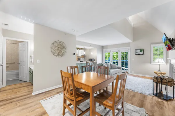 $2,400 | 2124 Old Pond Lane, Unit 2124, Norwich, CT 06360