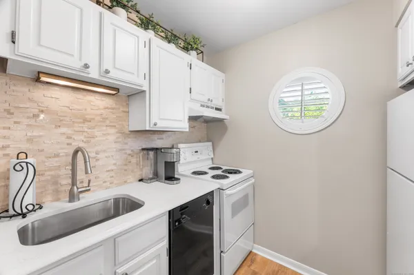 $2,400 | 2124 Old Pond Lane, Unit 2124, Norwich, CT 06360