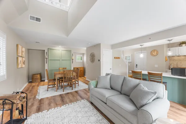 $2,400 | 2124 Old Pond Lane, Unit 2124, Norwich, CT 06360