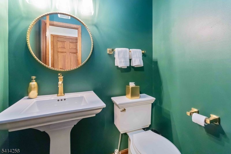 237 Tabor Road Morris Plains, NJ 07950 - Photo 12 of 39