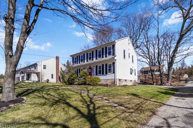 237 Tabor Road Morris Plains, NJ 07950 - Photo 3 of 39