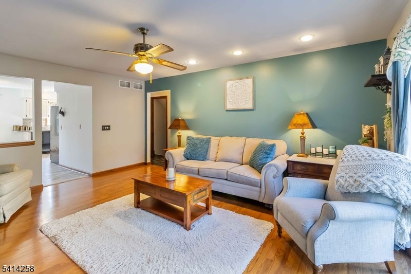 237 Tabor Road Morris Plains, NJ 07950 - Photo 9 of 39