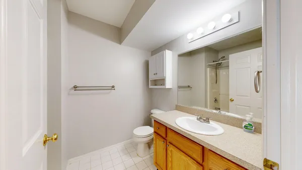 $2,250 | 2718 South Knightsbridge Circle, Ann Arbor, MI 48105