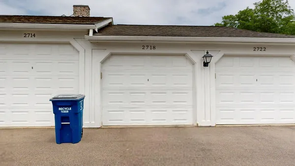$2,250 | 2718 South Knightsbridge Circle, Ann Arbor, MI 48105