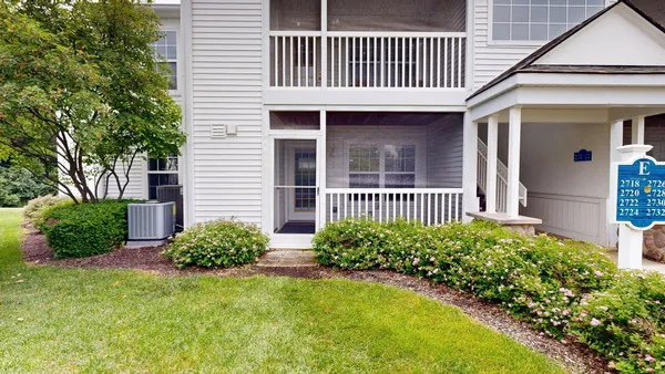 $2,250 | 2718 South Knightsbridge Circle, Ann Arbor, MI 48105