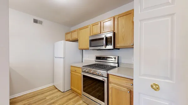 $2,250 | 2718 South Knightsbridge Circle, Ann Arbor, MI 48105