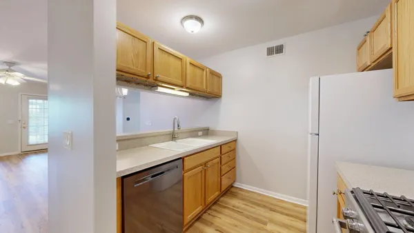 $2,250 | 2718 South Knightsbridge Circle, Ann Arbor, MI 48105