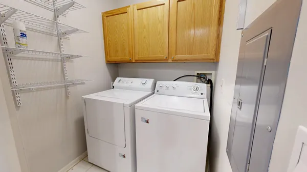 $2,250 | 2718 South Knightsbridge Circle, Ann Arbor, MI 48105