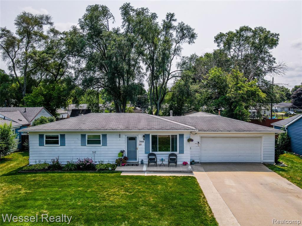 2444 Howe Street Utica, MI 48317 - Photo 1 of 29 Gallery Image 1