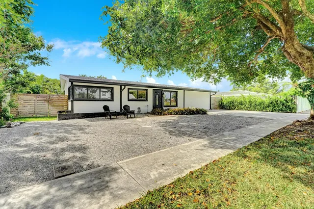 $750,000 | 4682 Northwest 3rd Avenue, Boca Raton, FL 33431