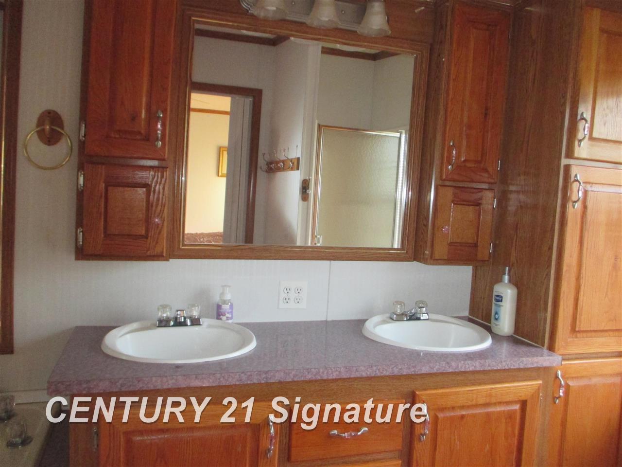 11270 West Stanley Road Flushing, MI 48433 - Photo 18 of 34