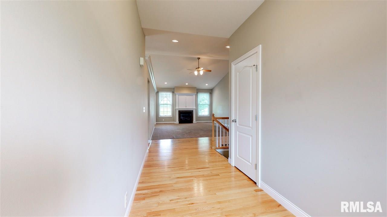 5121 South Cameron Lane Mapleton, IL 61547 - Photo 3 of 34