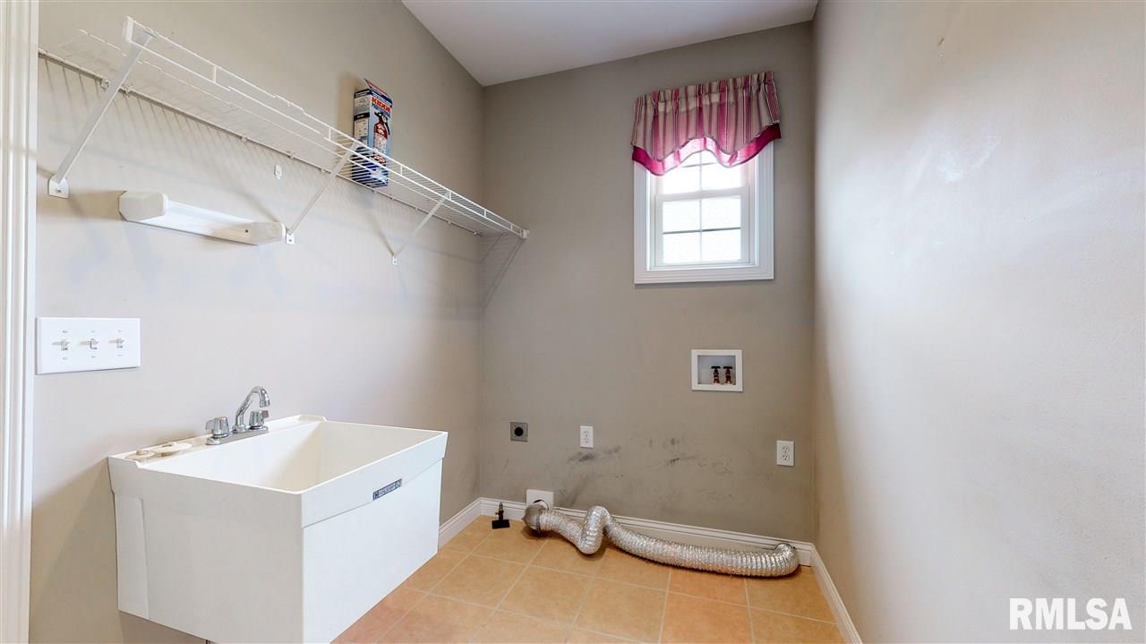 5121 South Cameron Lane Mapleton, IL 61547 - Photo 10 of 34