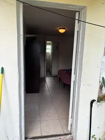 $900 | 2451 Northwest 95th Terrace, Miami, FL 33147
