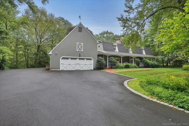 $785,000 | 200 North Farm Road, Middlebury, CT 06762