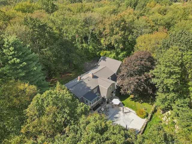 $785,000 | 200 North Farm Road, Middlebury, CT 06762