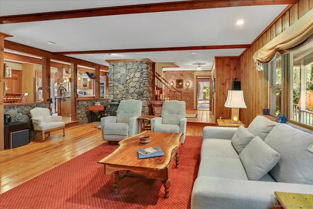 $785,000 | 200 North Farm Road, Middlebury, CT 06762