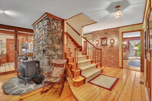 $785,000 | 200 North Farm Road, Middlebury, CT 06762