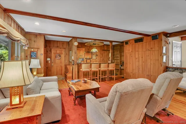 $785,000 | 200 North Farm Road, Middlebury, CT 06762