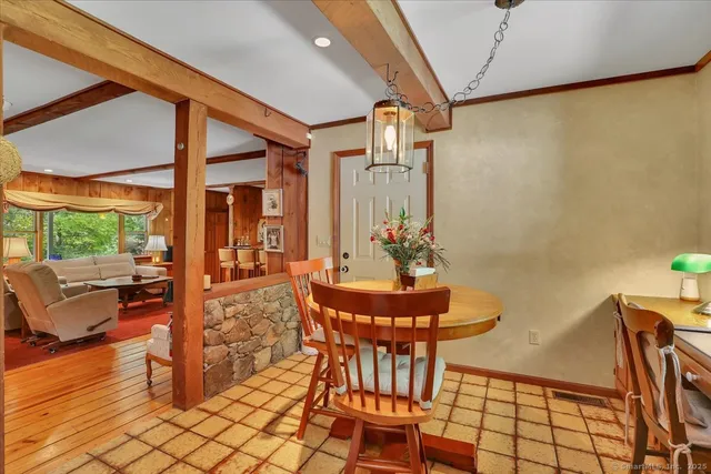 $785,000 | 200 North Farm Road, Middlebury, CT 06762