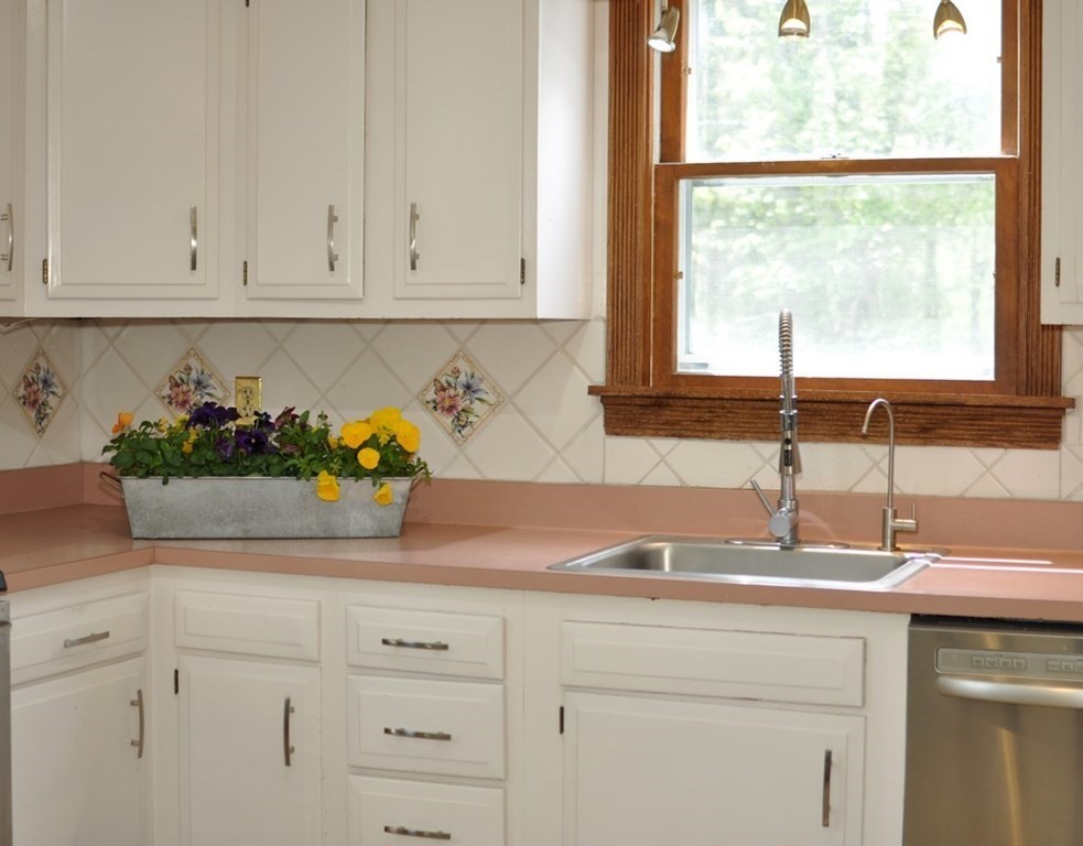 102 Rowley Hill Road Sterling, MA 01564 - Photo 13 of 34 Gallery Image 13