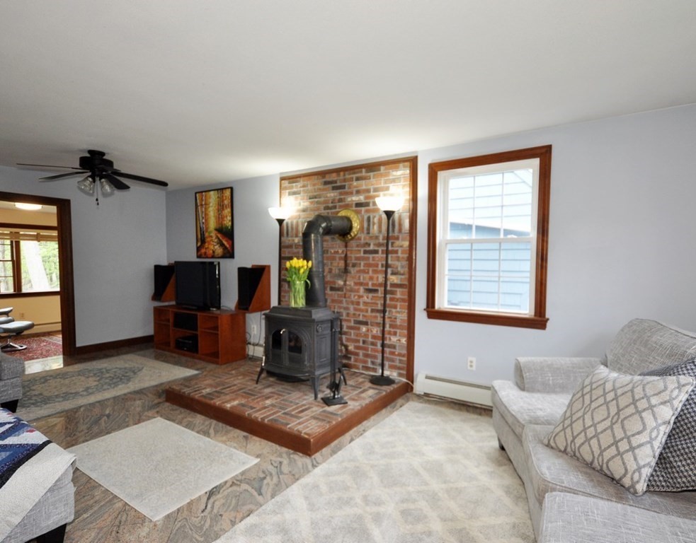 102 Rowley Hill Road Sterling, MA 01564 - Photo 5 of 34 Gallery Image 5