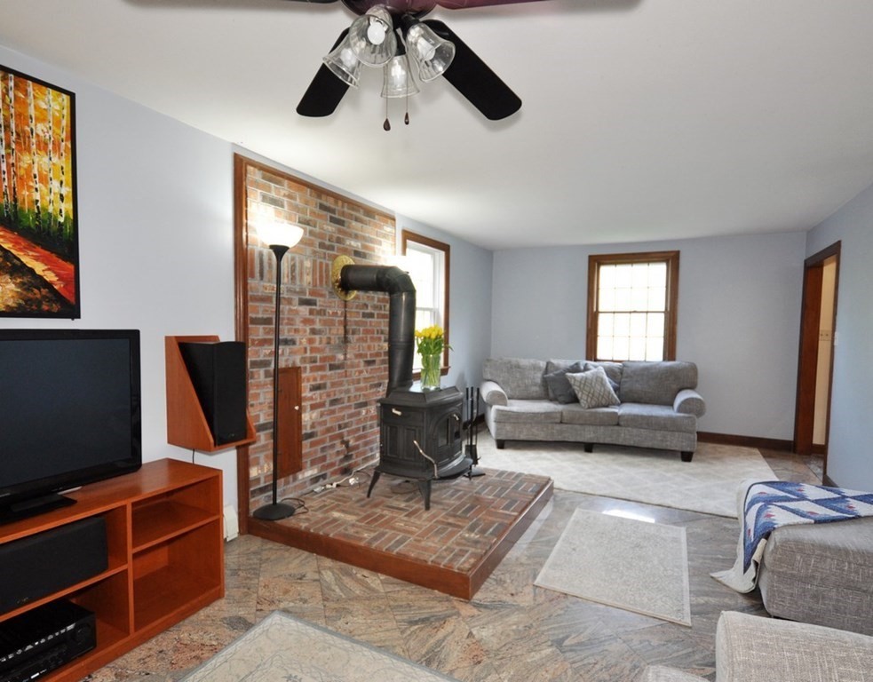 102 Rowley Hill Road Sterling, MA 01564 - Photo 6 of 34 Gallery Image 6