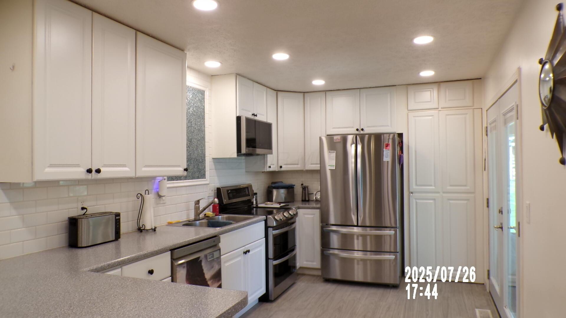12764 Cleo Road Orient, OH 43146 - Photo 6 of 31 stainless steel appliances