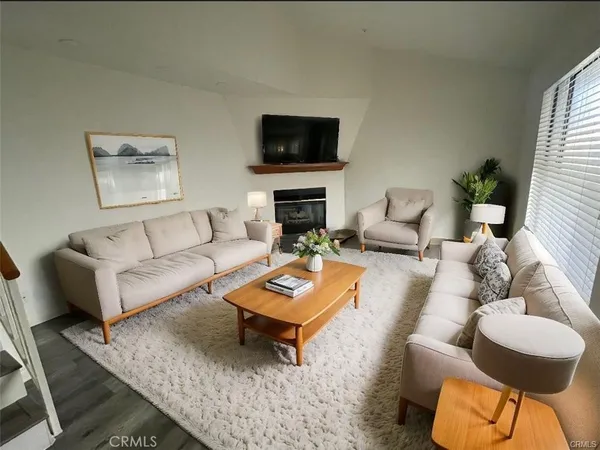 $3,495 | 521 West Duarte Road, Unit E, Monrovia, CA 91016