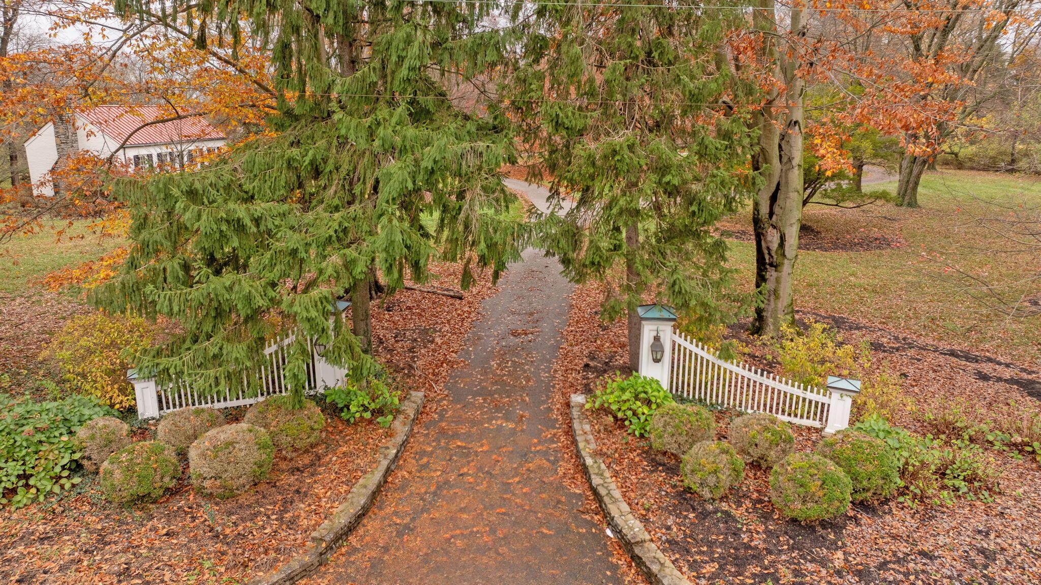 7805 Brill Road Cincinnati, OH 45243 - Photo 36 of 139 36-web-or-mls-7805BrillRoad_Hommati102 (