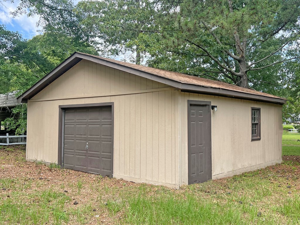 1061 Pine Ridge Road Manning, SC 29102 - Photo 2 of 24