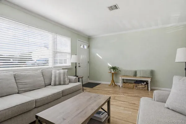 $3,200 | 1 Atlantic Avenue, Unit 51, Farmingdale, NY 11735