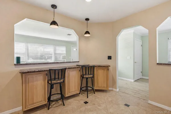 $3,200 | 1 Atlantic Avenue, Unit 51, Farmingdale, NY 11735