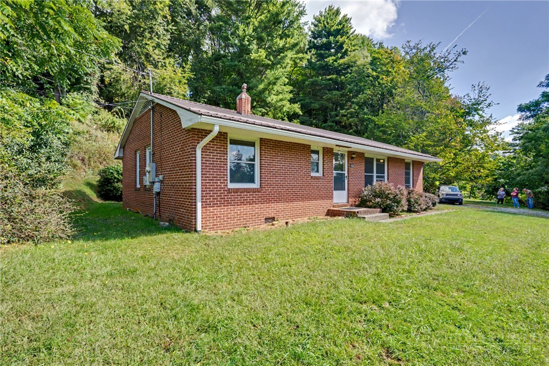 632 Queen Street Boone, NC 28607 - Photo 3 of 42 Gallery Image 3