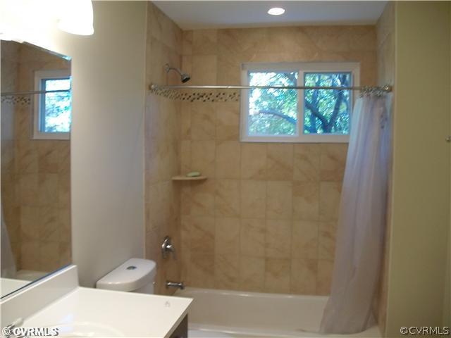 5002 Clayton Road Henrico, VA 23231 - Photo 3 of 8 Other - Hall Bathroom