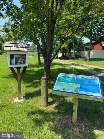a view of a golf course