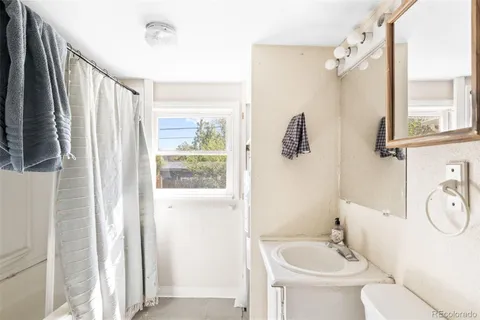 $435,000 | 994 Welch Street, Lakewood, CO 80401