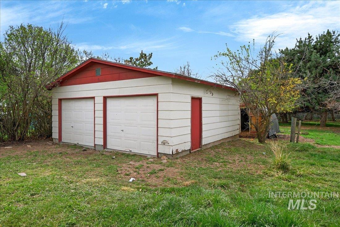10035 W Lane Boise, ID 83709 - Photo 6 of 32 View of detached garage
