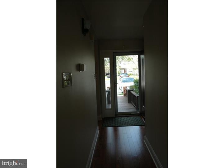 23 Lantern Lane Wayne, PA 19087 - Photo 8 of 25 Hallway