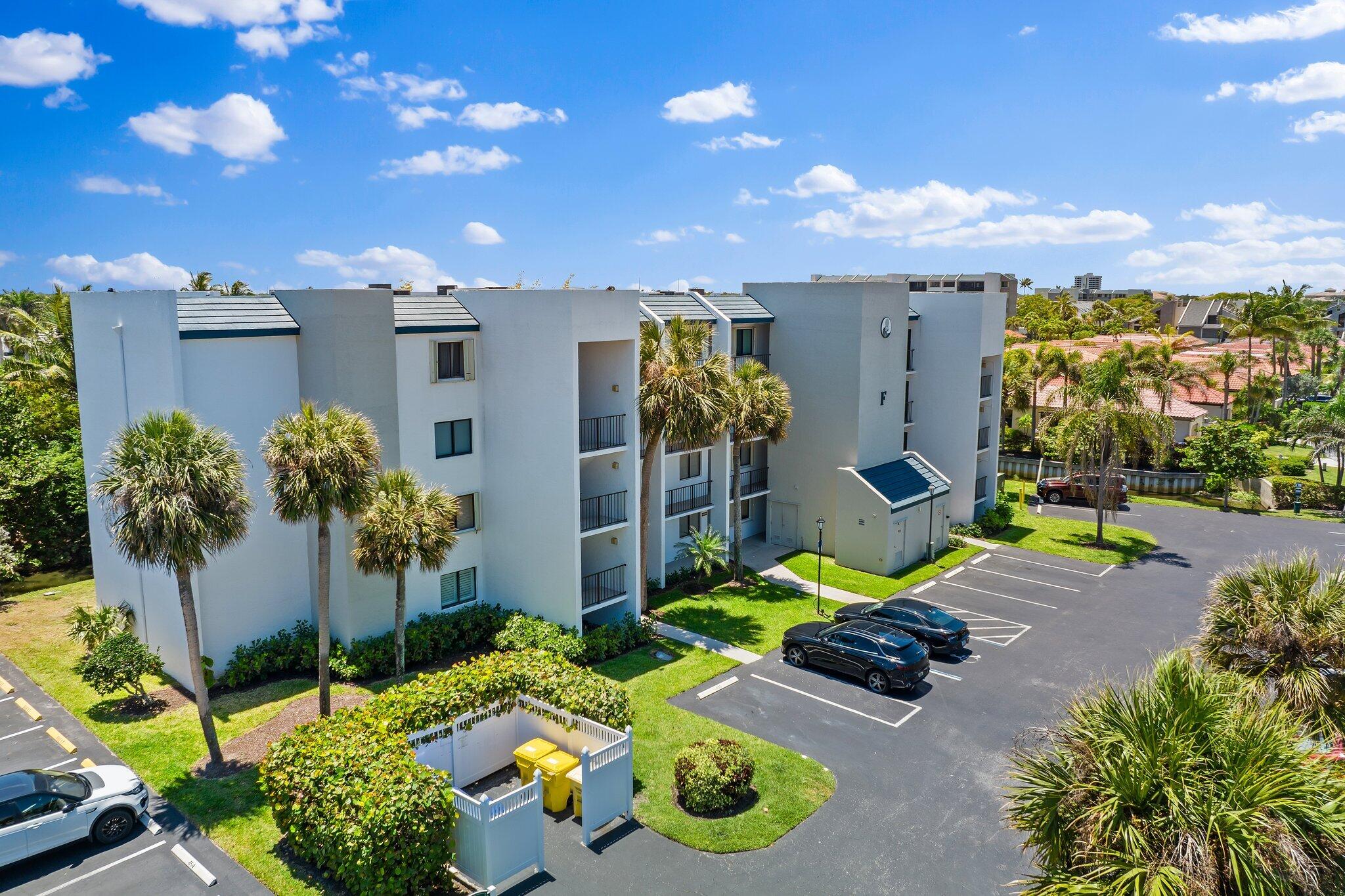 1605 South U Highway, Unit F 106 Jupiter, FL 33477 - Photo 14 of 43 a view of yard with patio