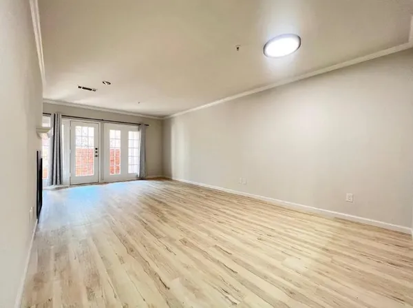 $2,600 | 4510 Druid Lane, Unit 104, Dallas, TX 75205