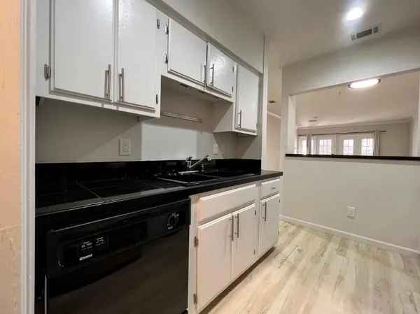 $2,600 | 4510 Druid Lane, Unit 104, Dallas, TX 75205