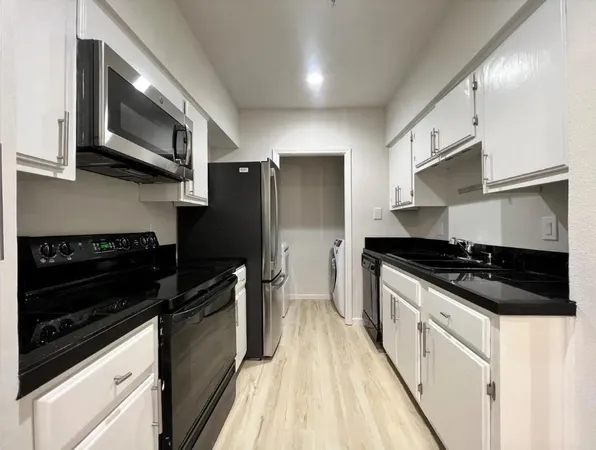 $2,600 | 4510 Druid Lane, Unit 104, Dallas, TX 75205