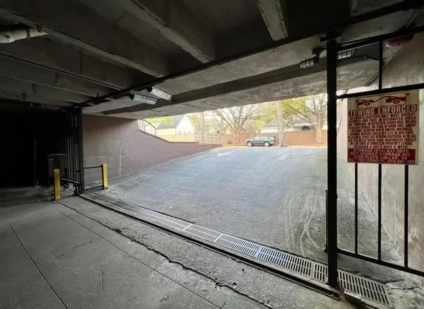 $2,600 | 4510 Druid Lane, Unit 104, Dallas, TX 75205