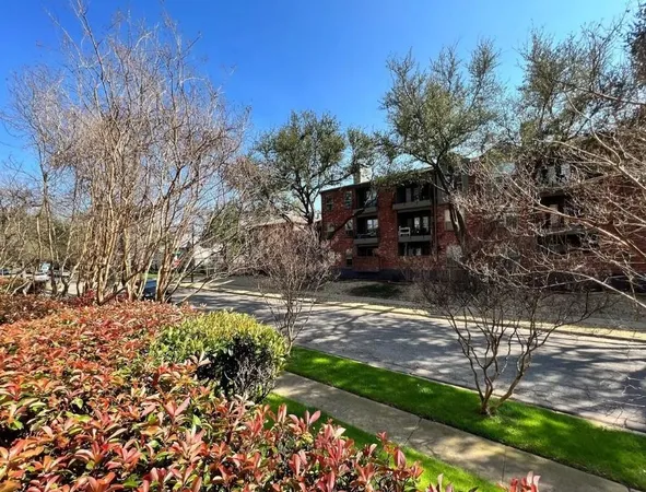$2,600 | 4510 Druid Lane, Unit 104, Dallas, TX 75205